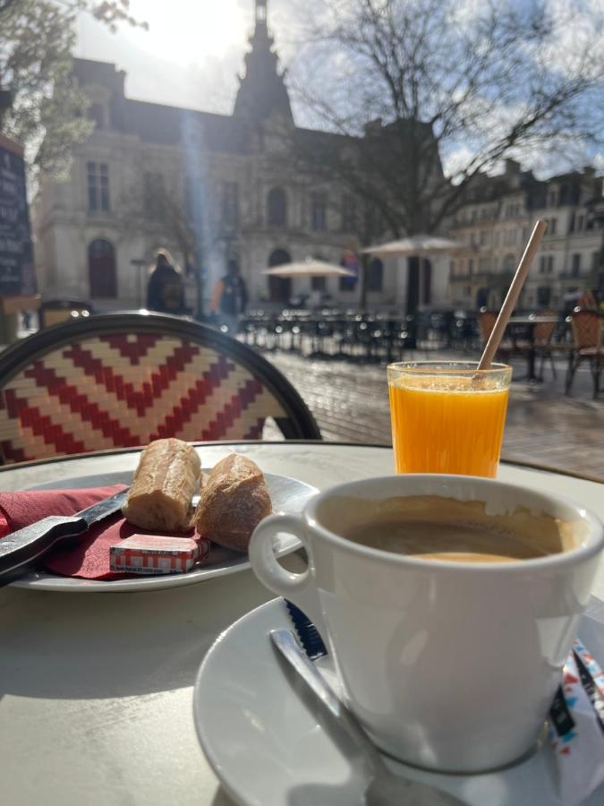 Bel Appartement Climatise Plein Centre Ville بواتييه المظهر الخارجي الصورة